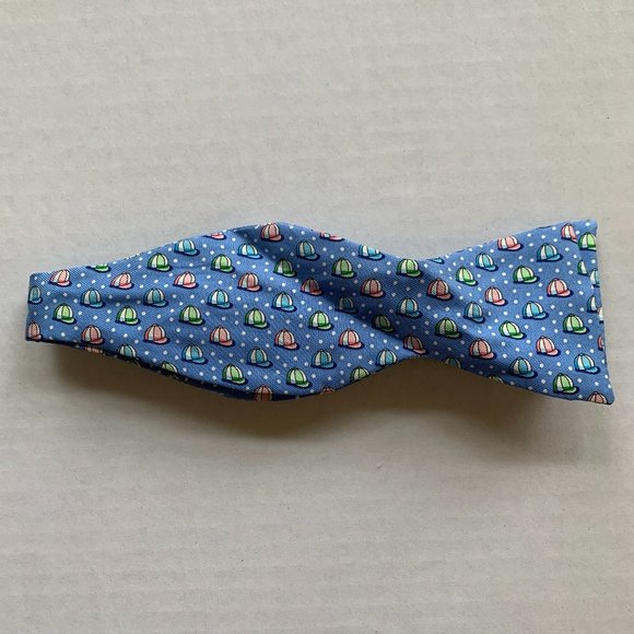 Vineyard Vines Kentucky Derby Jockey Helmets Printed Bow Tie - Picture 1 of 2